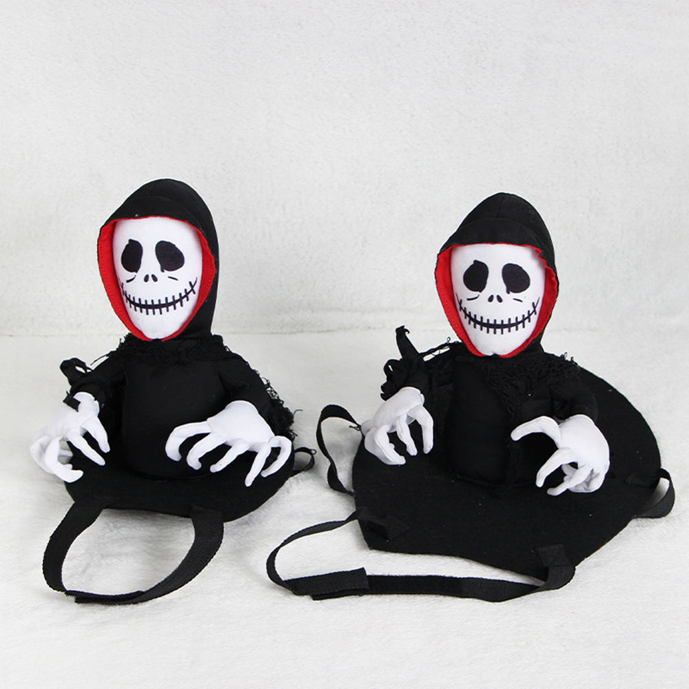 Mascotas de Halloween en divertidas capas de peluche