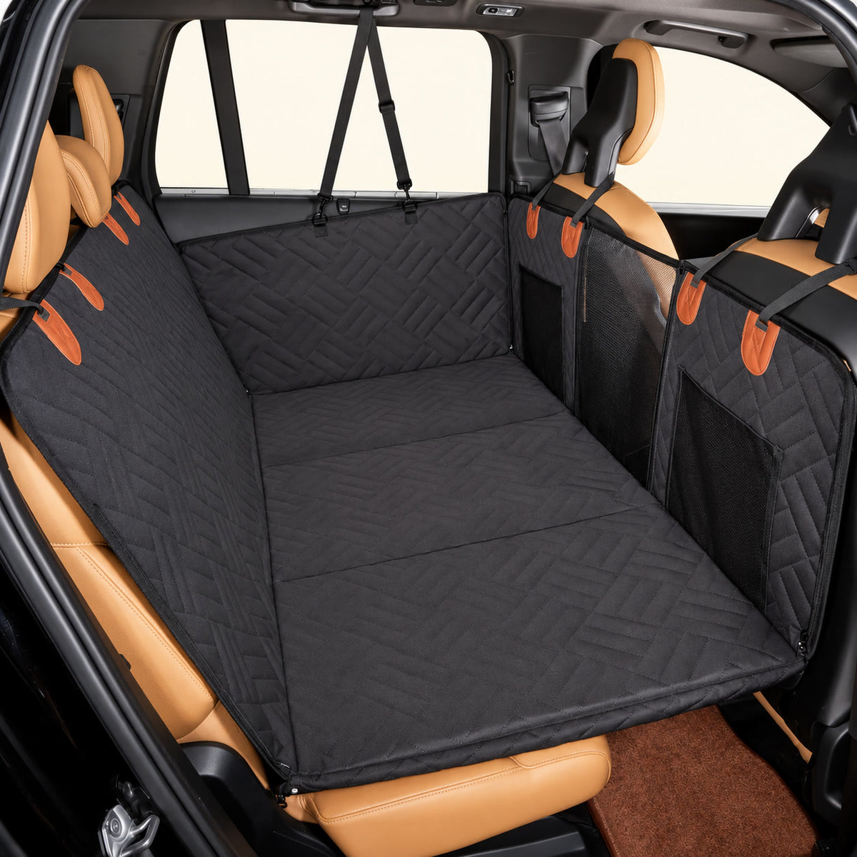 Cama para mascotas con protección impermeable para el coche — vista de catálogo